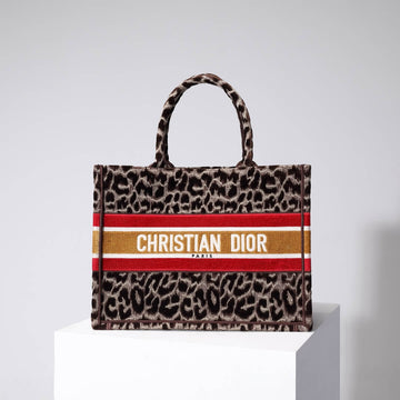 DIR1286 Book Tote BIG size 41.5cm 36.5cm Embroidery LOGO red Handbag Beige Mizza
