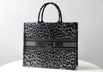 DIR1286 Book Tote BIG size 41.5cm 36.5cm Embroidery LOGO red Handbag Mizza-2