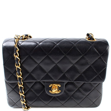 Classic Flap Mini Square 00-05M