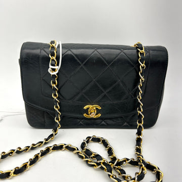 Chanel Diana Flap Chain Shoulder Bag Black Quilted Lambskin Purse LA26418
