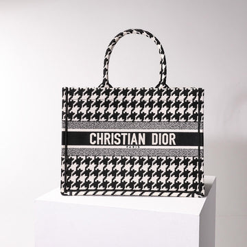 DIR Book Tote black BIG Handbag 1286 Embroidery LOGO black and white