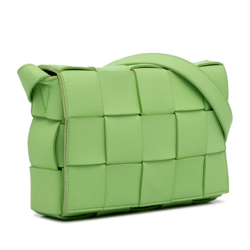 Bottega Veneta Calfskin Intrecciato Cassette Crossbody (SHG-CBPvTr)