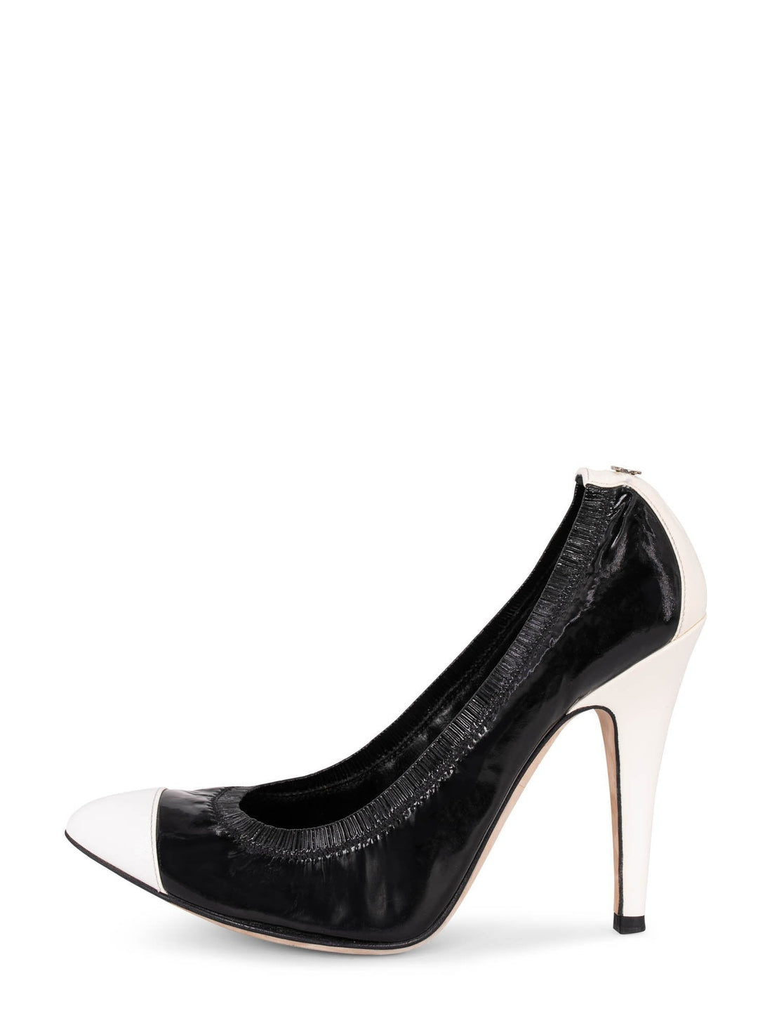 Chanel Patent Leather CC Logo Pumps Black White
