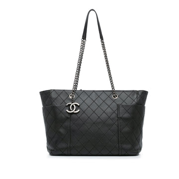 Chanel Medium CC Stitched Calfskin Pocket Zipped Chain Tote (SHG-S5VWBc)
