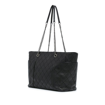 Chanel Medium CC Stitched Calfskin Pocket Zipped Chain Tote (SHG-S5VWBc)
