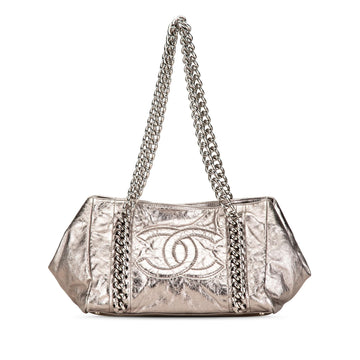 Chanel Medium Metallic Calfskin Modern Chain Tote (SHG-ZlIanC)