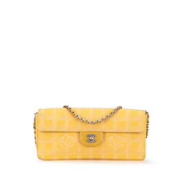 Chanel New Travel Line Nylon East West Flap (SHG-MfcRz0)