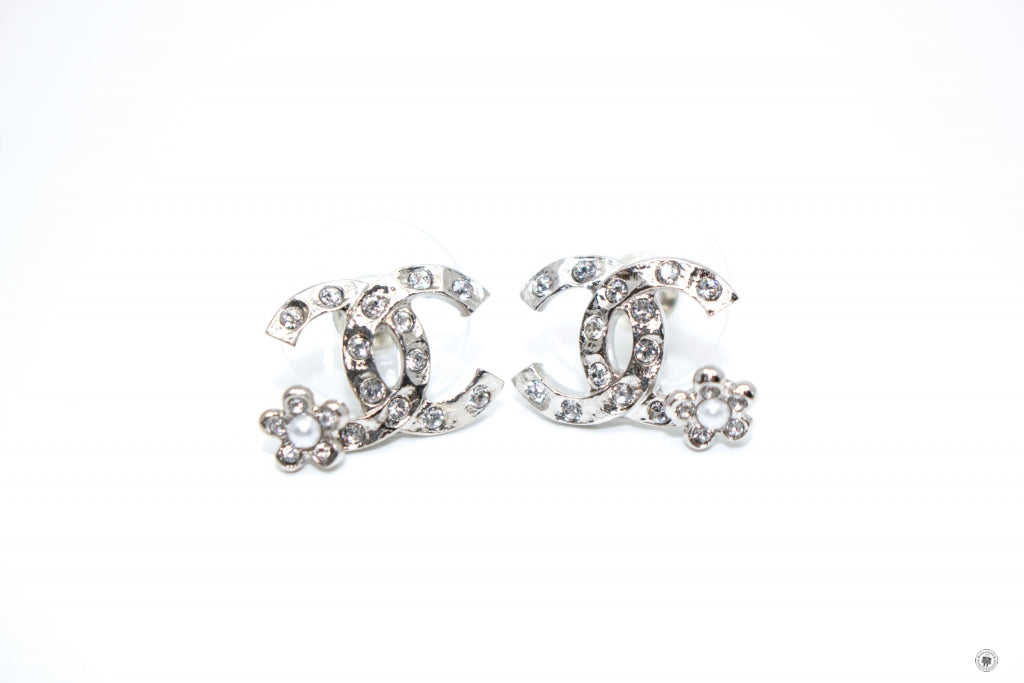 Chanel AB B CC Logo With Crystals  Silver / NF Silver .XCM Earrings Shw