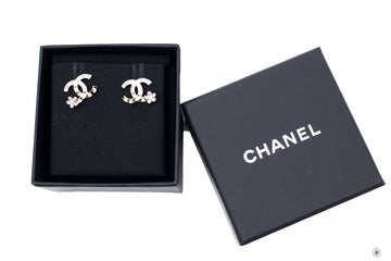 Chanel AB B CC Logo With Crystals  Silver / NF Silver .XCM Earrings Shw