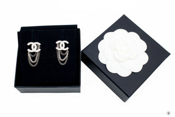 Chanel ABB CC Logo With Cyrstal And Chains Silver / NF Metal .CMX.CM Earrings Shw