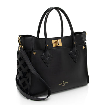 Louis Vuitton Calfskin Tufted Monogram Canvas On My Side MM Tote (SHF-QMhDUi)