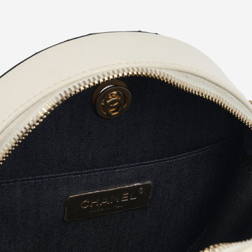 En Vogue Round Crossbody