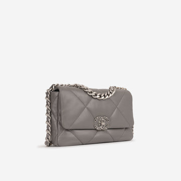 Chanel 19 - Small