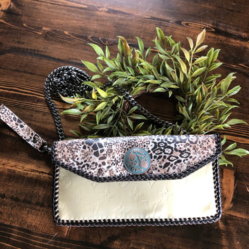 The Crane - Leopard Abstract Cream VernisVS Crossbody/Clutch Bag