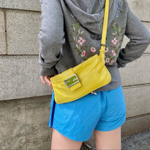 FENDI vintage baguette leather crossbody bag