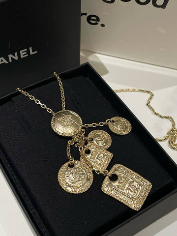 New Chanel 21A Coin Plate Necklace Gold Pendant Jewelry